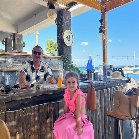 Ekin Assos *